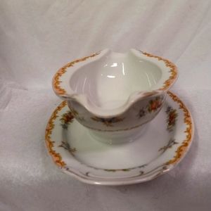 VTGE GOLD CHINA Gravy Boat Serving Dish White Tan Trim Porcelian Ceramic Japan